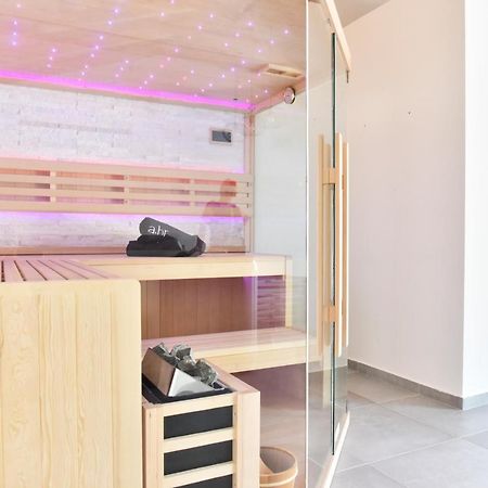 Villa Lux Nina With Six Bedrooms, Private Pool, Sauna Zadar Bagian luar foto