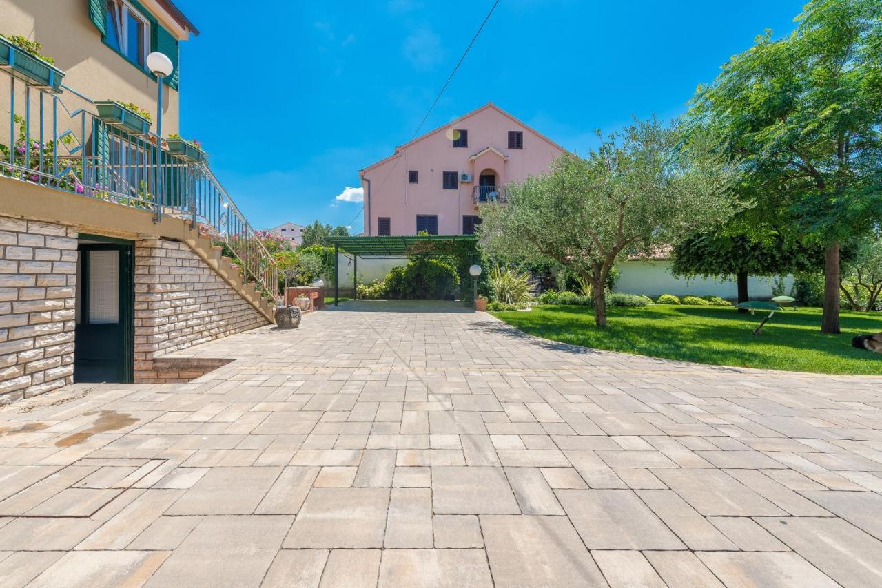 Villa Lux Nina With Six Bedrooms, Private Pool, Sauna Zadar Bagian luar foto