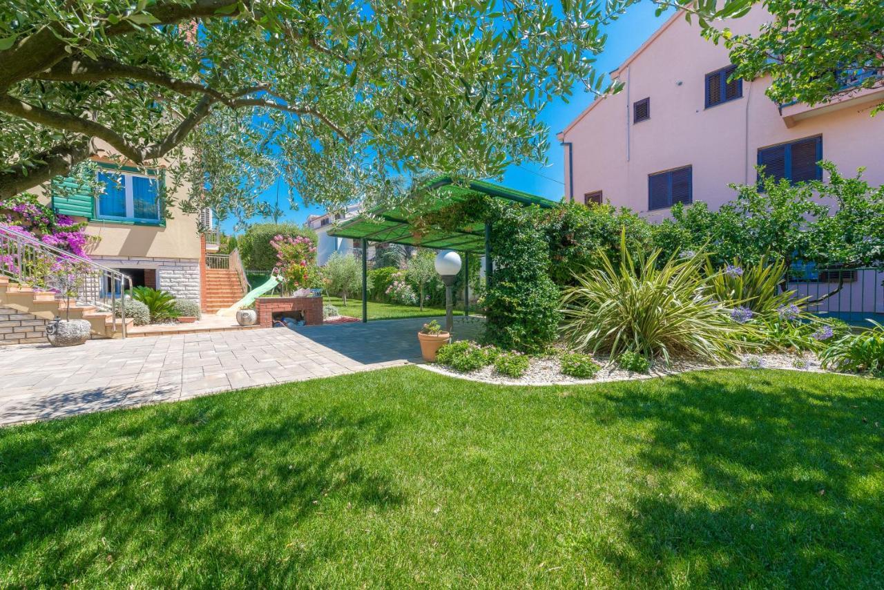 Villa Lux Nina With Six Bedrooms, Private Pool, Sauna Zadar Bagian luar foto
