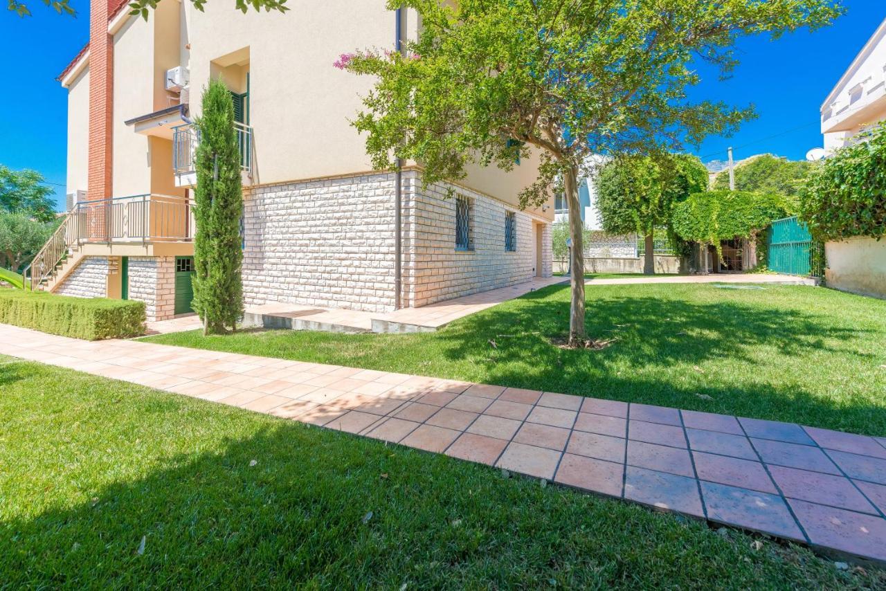 Villa Lux Nina With Six Bedrooms, Private Pool, Sauna Zadar Bagian luar foto