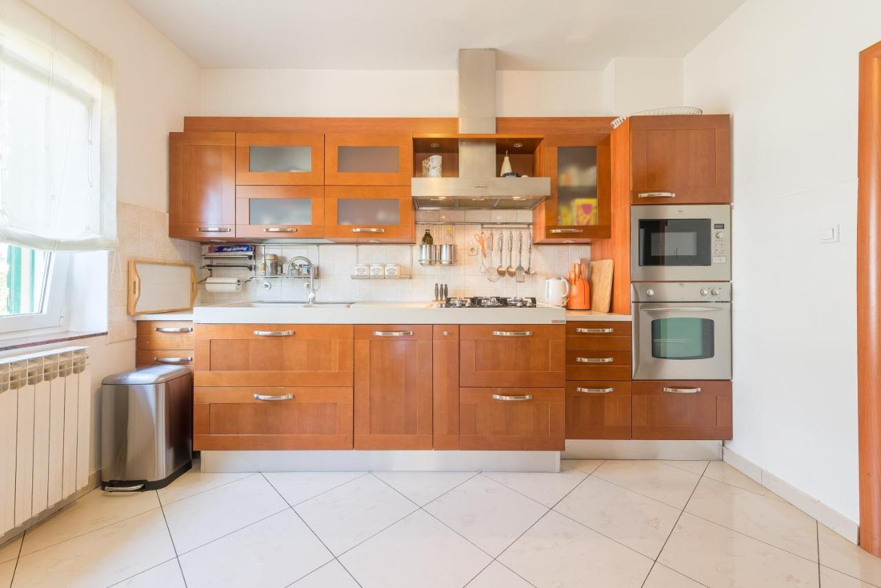 Villa Lux Nina With Six Bedrooms, Private Pool, Sauna Zadar Bagian luar foto