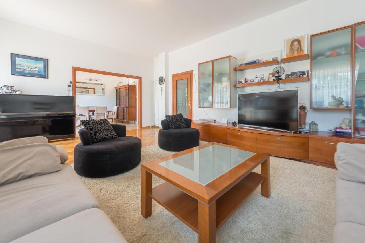 Villa Lux Nina With Six Bedrooms, Private Pool, Sauna Zadar Bagian luar foto