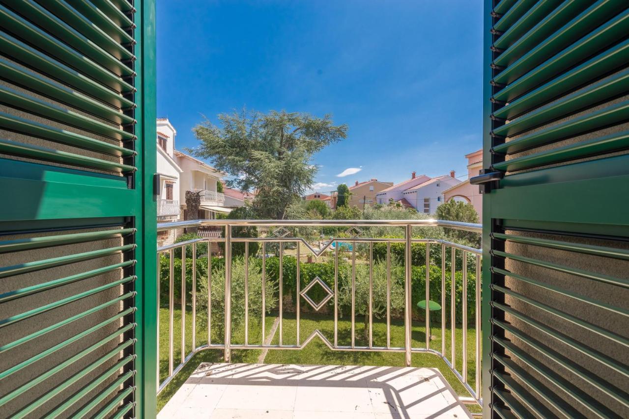 Villa Lux Nina With Six Bedrooms, Private Pool, Sauna Zadar Bagian luar foto