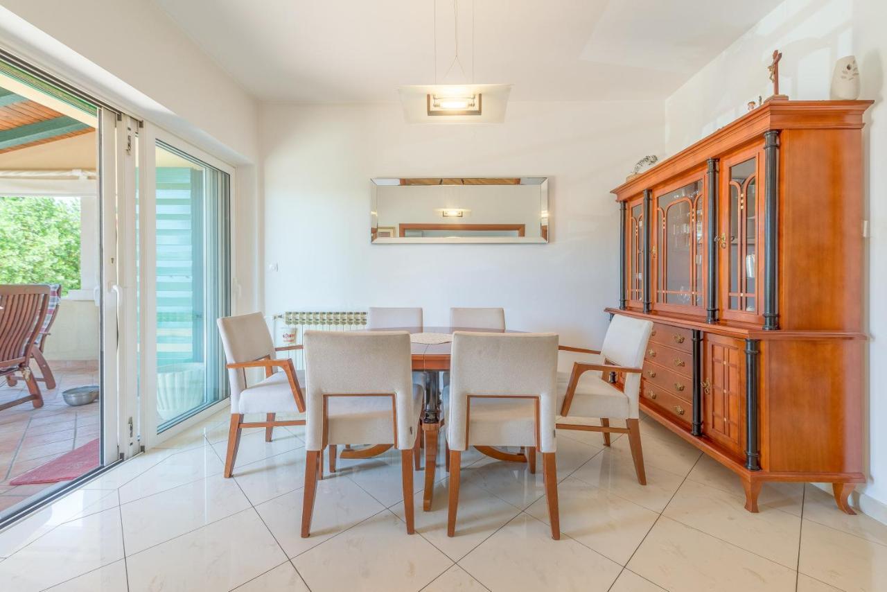 Villa Lux Nina With Six Bedrooms, Private Pool, Sauna Zadar Bagian luar foto
