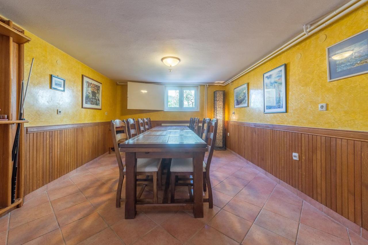 Villa Lux Nina With Six Bedrooms, Private Pool, Sauna Zadar Bagian luar foto