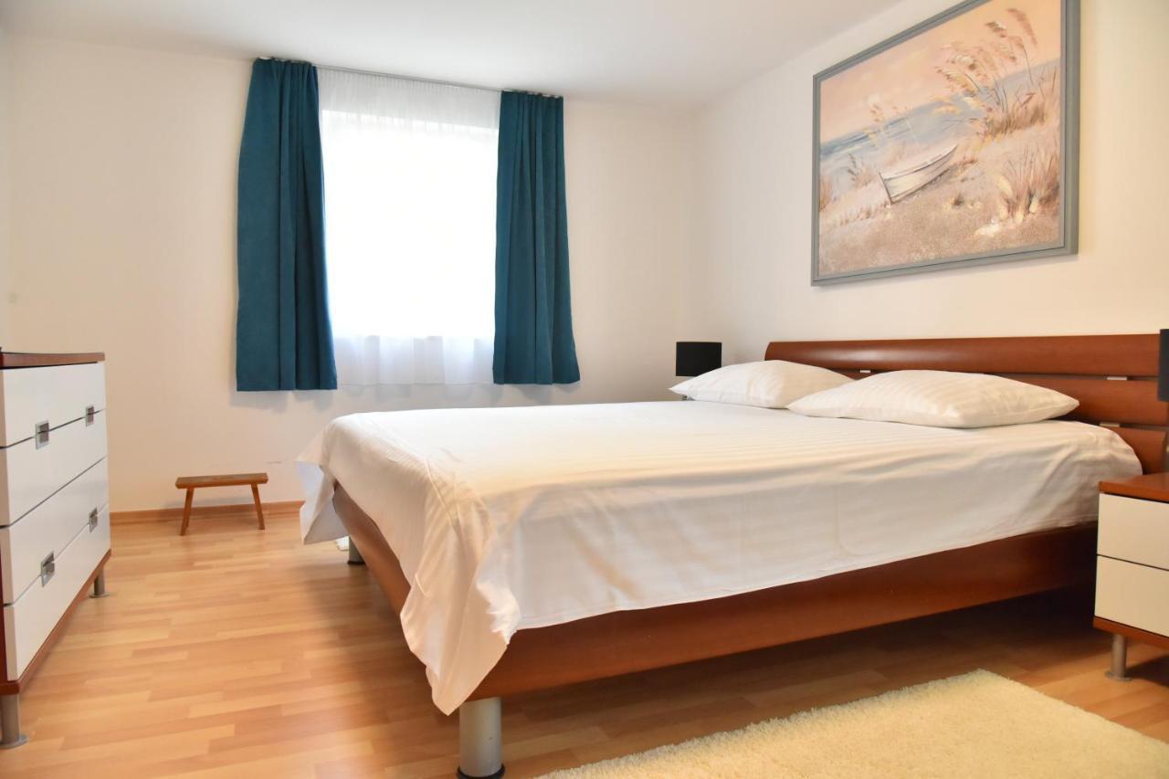 Villa Lux Nina With Six Bedrooms, Private Pool, Sauna Zadar Bagian luar foto