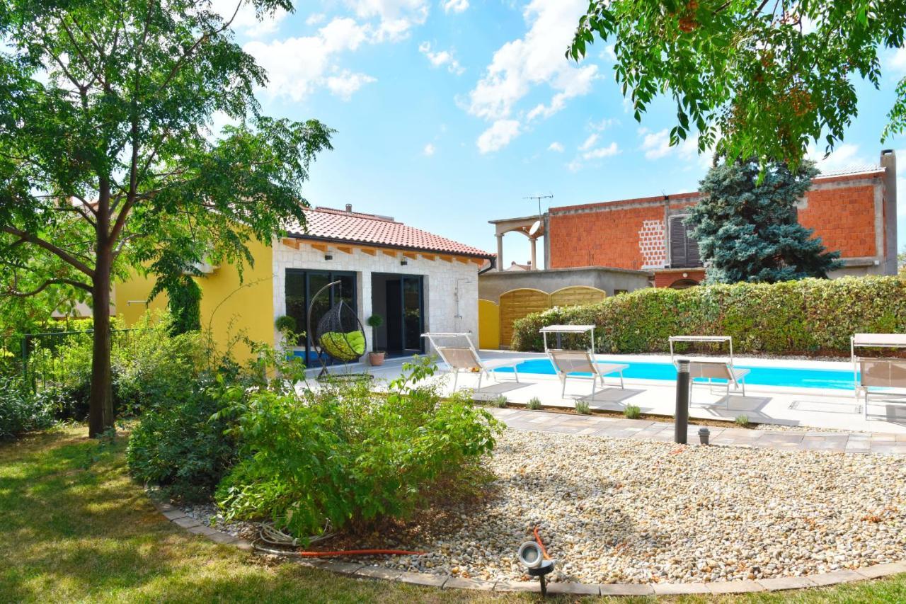 Villa Lux Nina With Six Bedrooms, Private Pool, Sauna Zadar Bagian luar foto