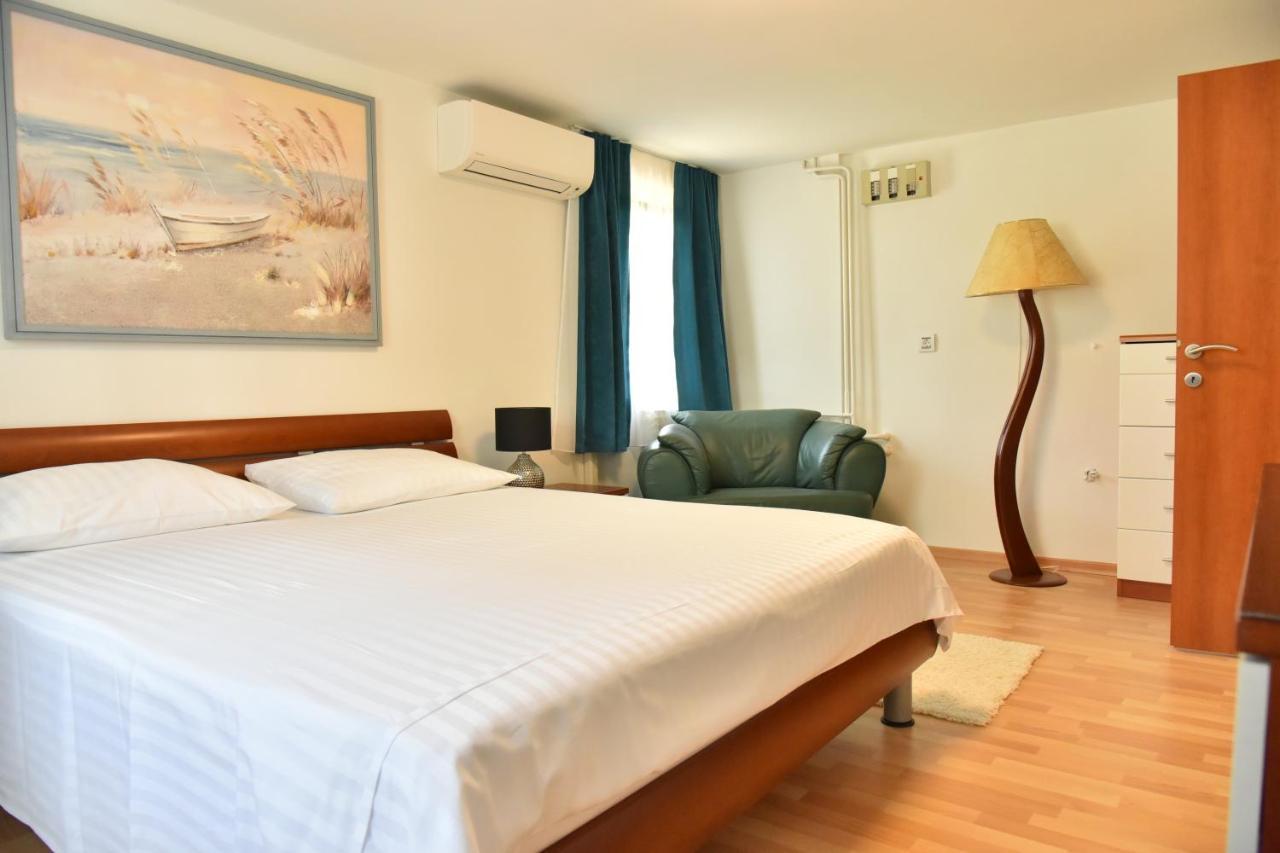 Villa Lux Nina With Six Bedrooms, Private Pool, Sauna Zadar Bagian luar foto